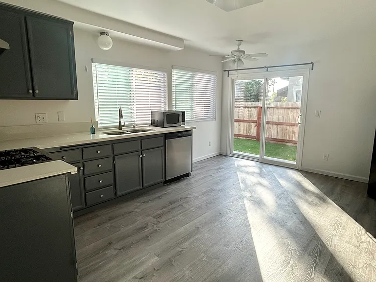 5073 La Cuenta Dr — Photo 23