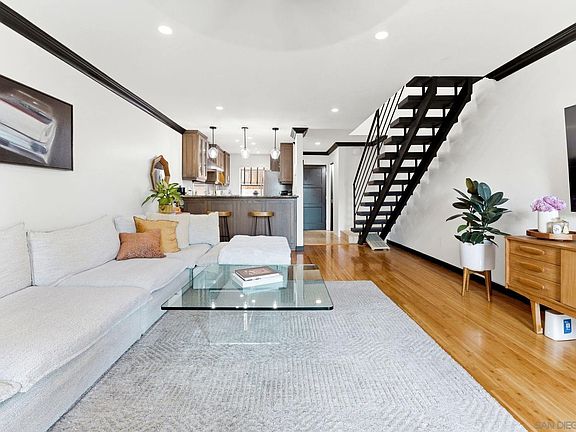 4th image of 3774 Keating St