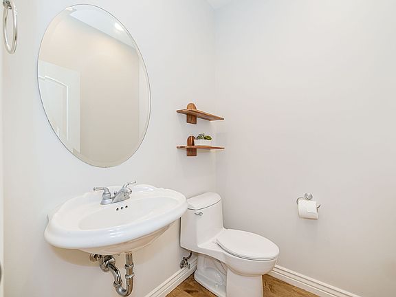 Main floor poweder room