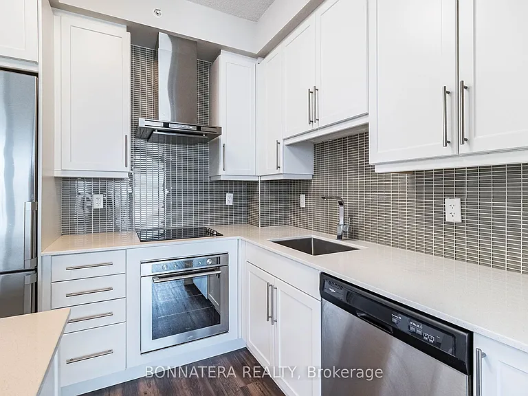 2081 Fairview St #803 — Photo 32