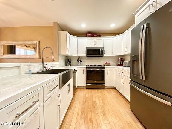 4th image of 7449 Whistlevale Dr SW