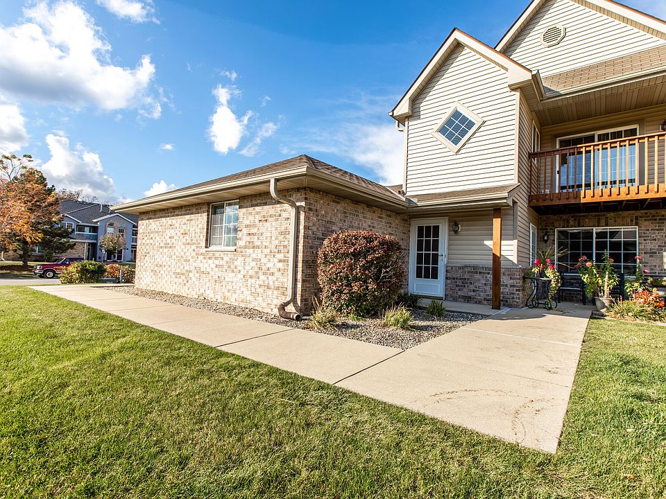 1st image of 211 W Oak Leaf Dr Unit 5