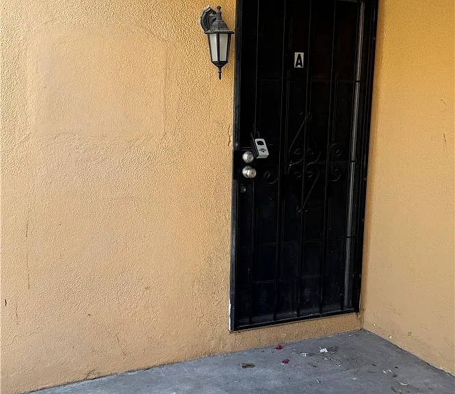 1879 E Jay St #B — Photo 2