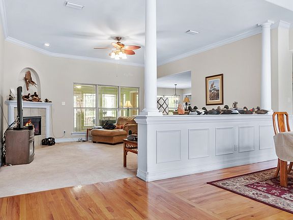 4th image of 2246 Holly Terrace Ln