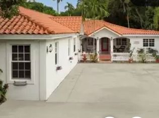 780 NE 119th St, Biscayne Park, FL 33161