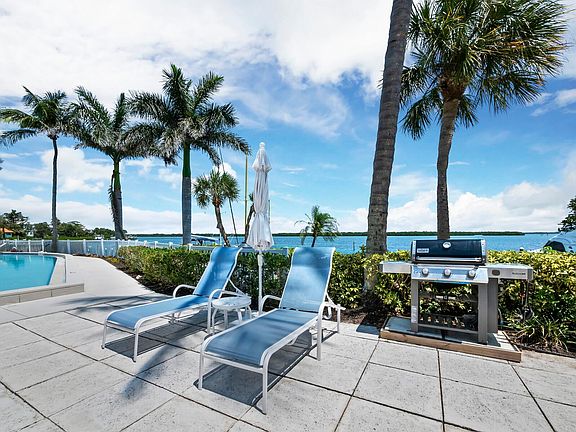 4th image of 615 Dream Island Rd #105