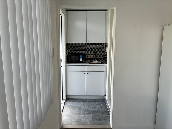 4th image of 7309 NW 62nd St