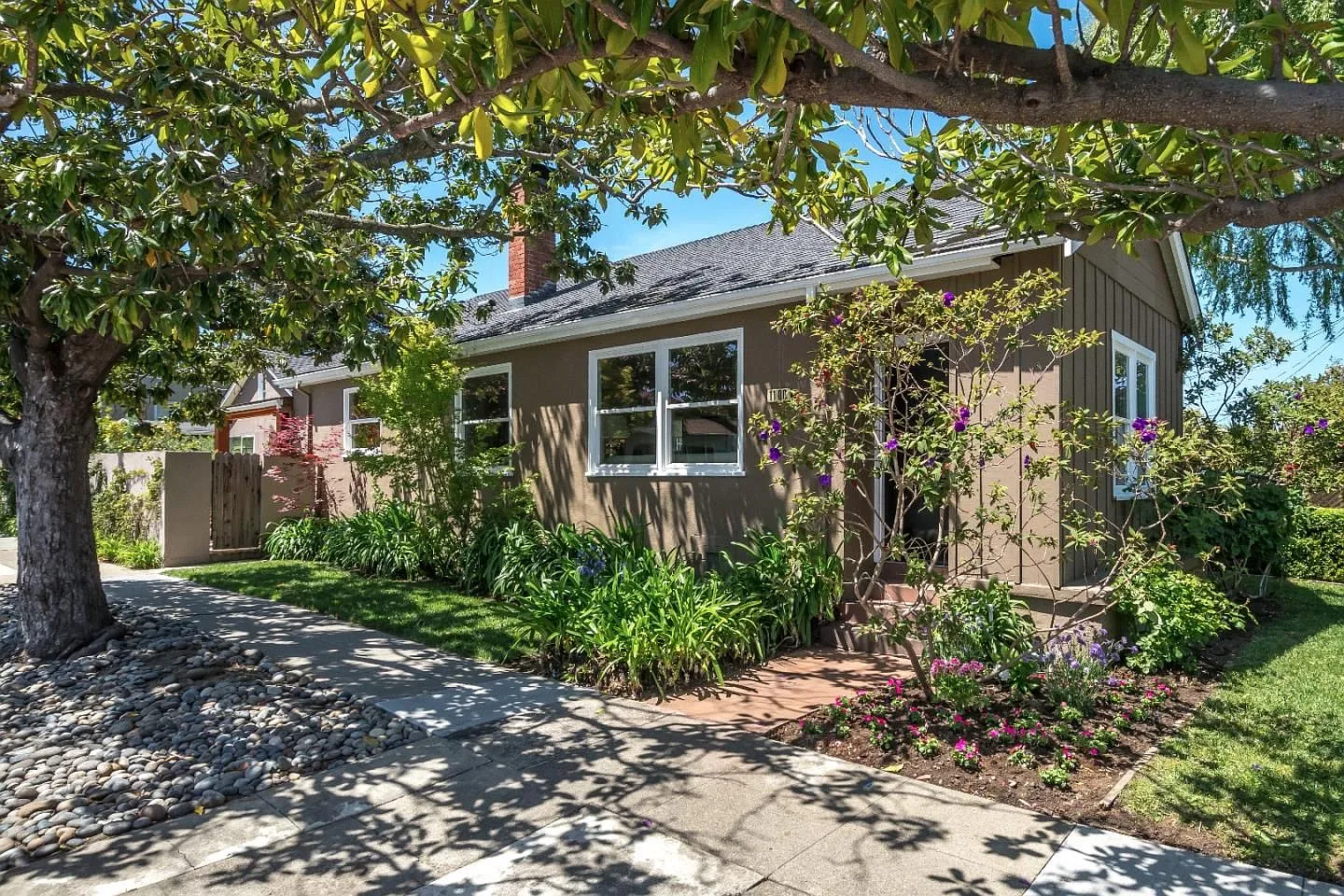 1100 Lincoln Ave photo 1