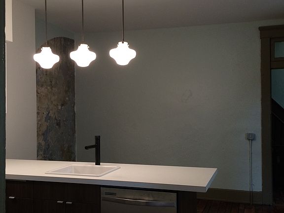 4th image of 512 E 12th St #302