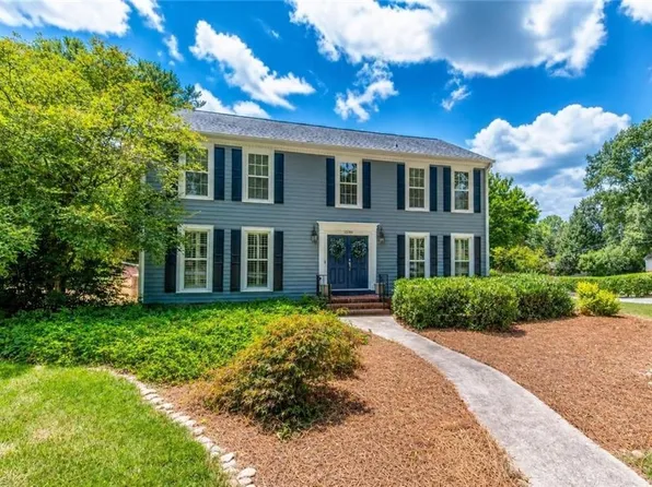 1320 Abingdon Way, Winston Salem, NC 27106