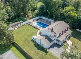 7 Partridge Run, Washington, NJ 07882