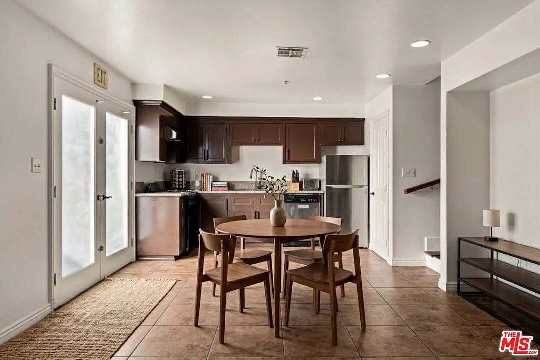 9 bed, 9.0 bath, $9,900 — Photo 2