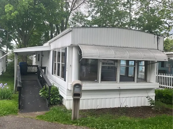 1246 Pasadena Blvd NW, North Canton, OH 44720