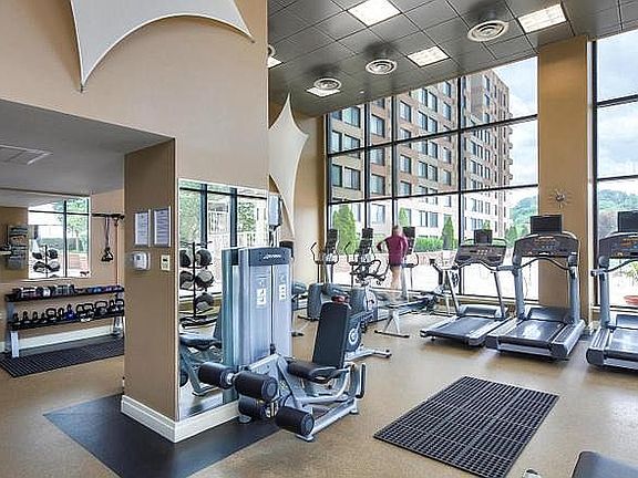3rd image of 2451 Midtown Ave #1414