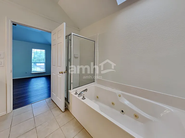 1481 Apenzell Ln — Photo 14