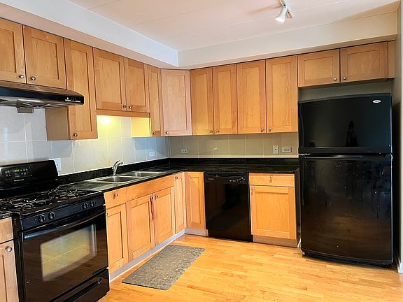5th image of 2272 S Archer Ave Unit 3C