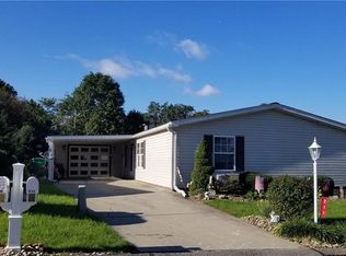 211 Rock Lake Dr, Zelienople, PA