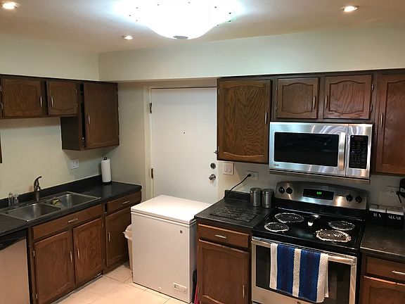 3rd image of 3217 W Bryn Mawr Ave APT 303