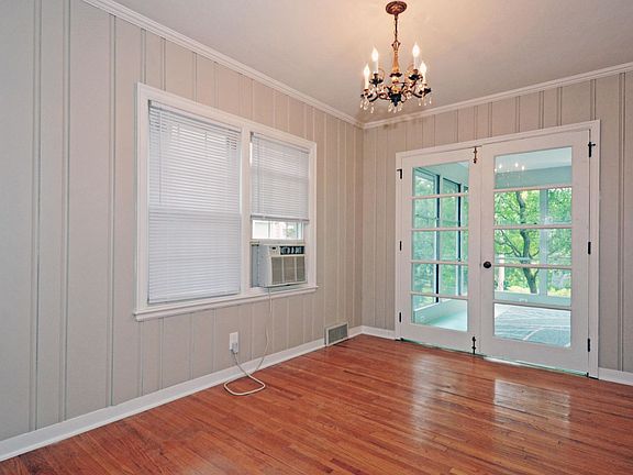 5th image of 155 Benton Ave