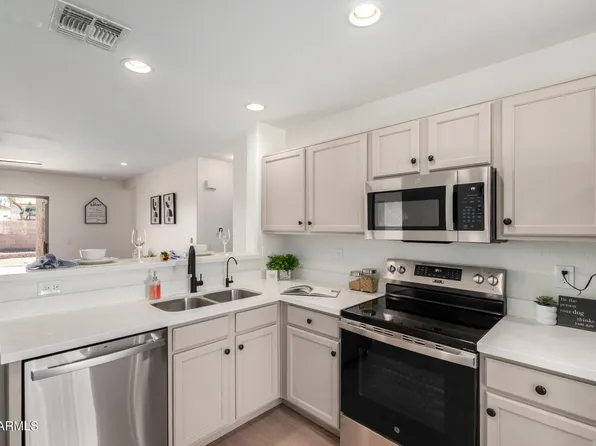 43795 W SAGEBRUSH Trail, Maricopa, AZ 85138