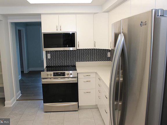 2nd image of 237 Greenfield Ct
