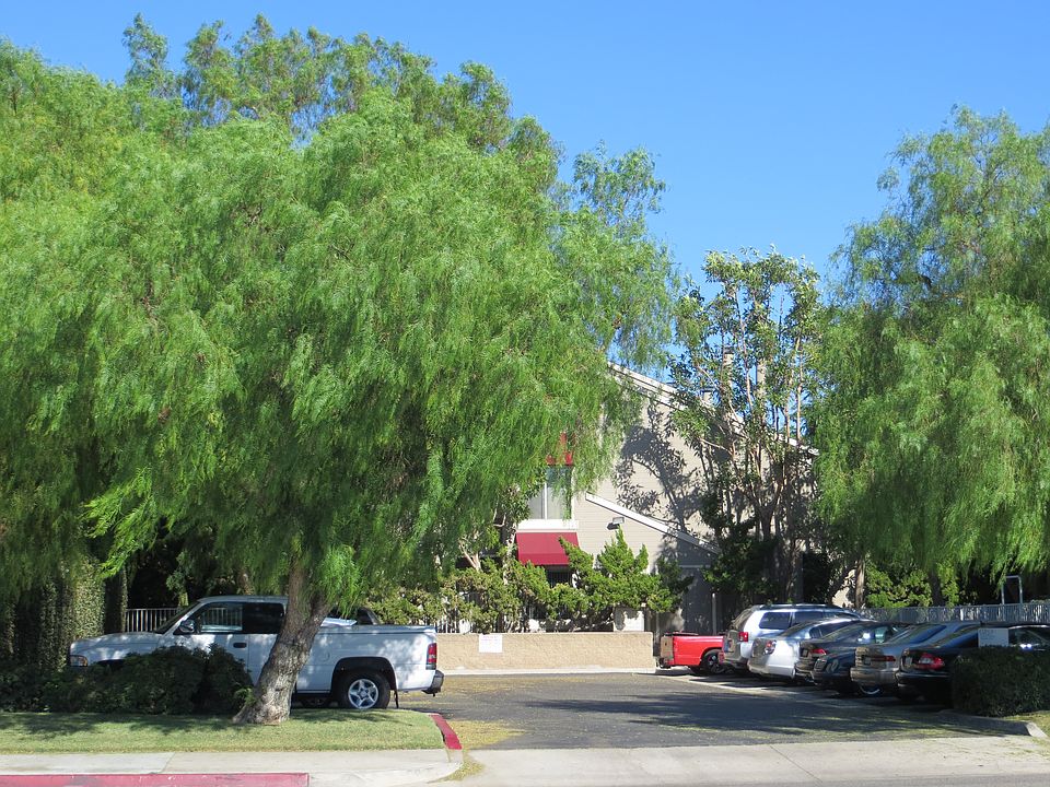 Gate entrance to Cobblestone