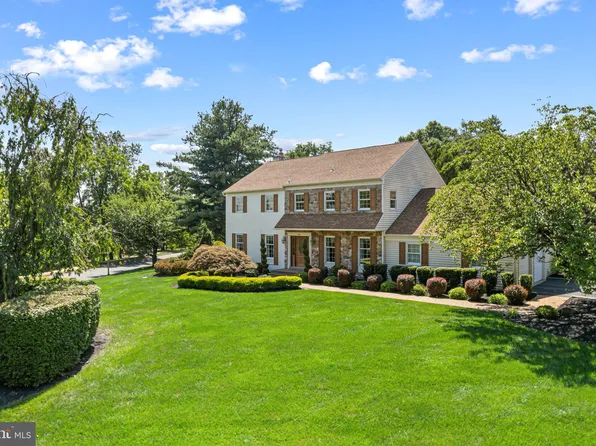 1391 Dawn Dr, Maple Glen, PA 19002