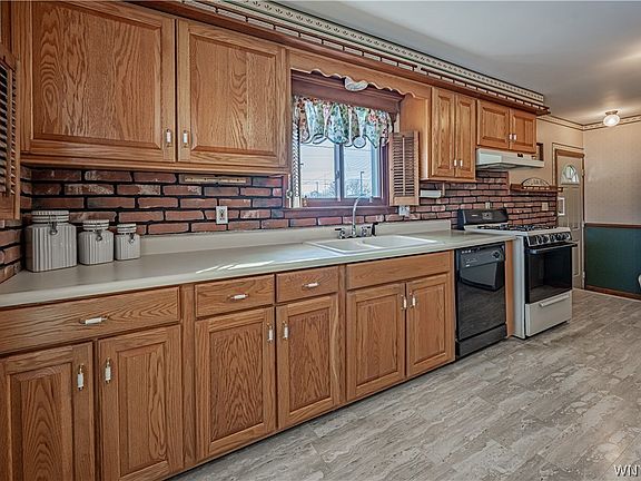 3rd image of 30 Maryknoll Dr