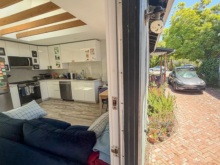 2224 Grant St #C — Photo 6