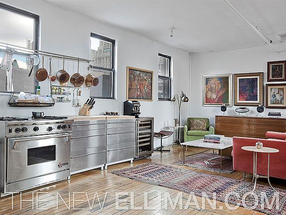 2nd image of 139 Chambers St Unit Penthouse