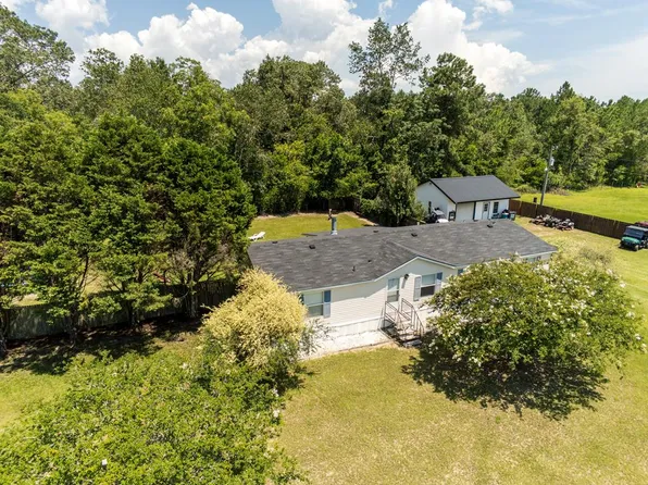 153 Patricia Ln, Ray City, GA 31645
