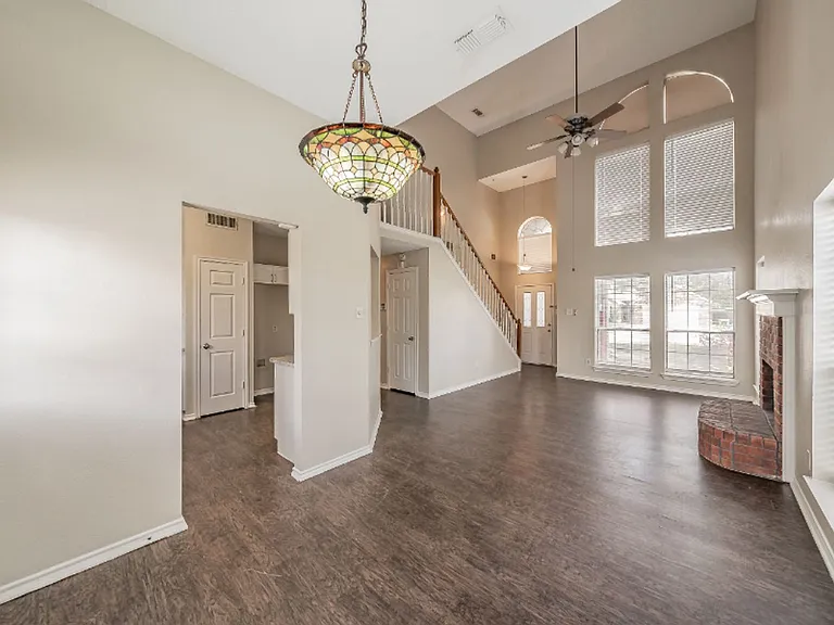 2136 Stoneridge Dr — Photo 10