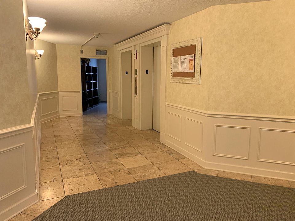 Lobby - Elevators