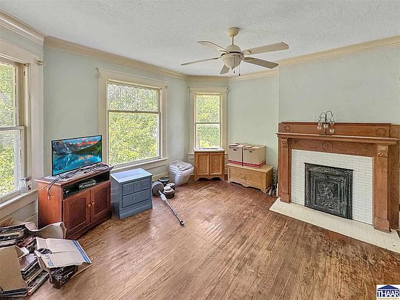 4th image of 903 N Meridian St