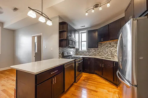 2124 N Milwaukee Ave #3R Photo 1 2124 N Milwaukee Ave #3R Photo 1