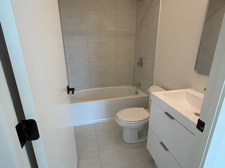 33 Erie Ave #909 — Photo 11
