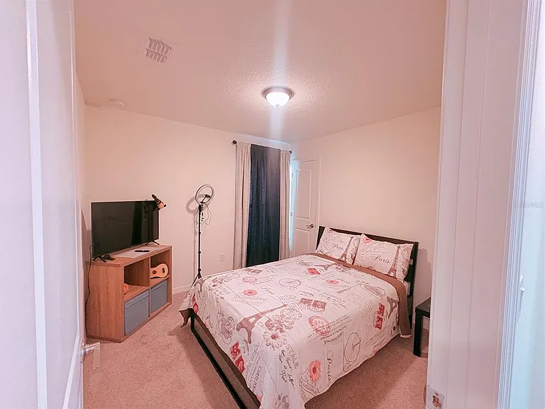 1084 Papaya Cir — Photo 23