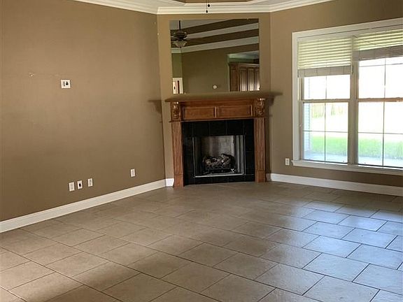 2nd image of 324 Lakewood Dr