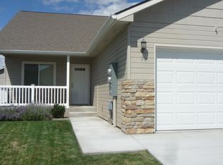 800 S 89th Ave #2, Yakima, WA 98908