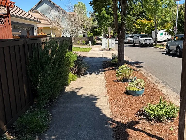 4016 Scottdale St — Photo 2