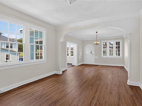 5th image of 4124 Clermont Dr