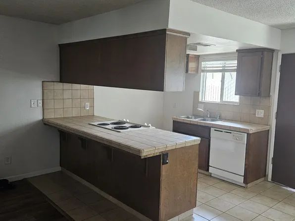 508 Hawley Ave, Sanger, CA 93657