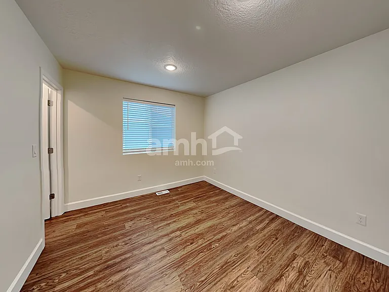 2403 E Surry Way — Photo 22