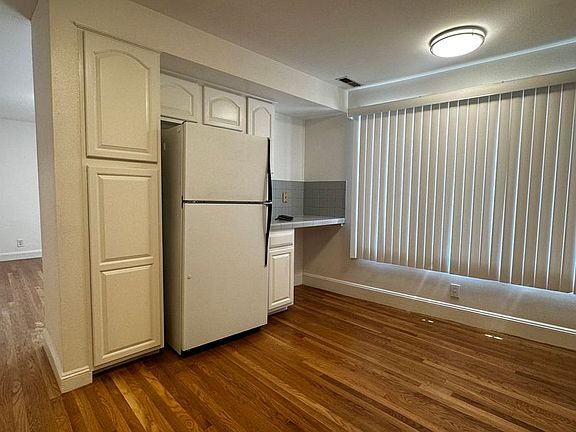 5th image of 3100 Fulton St APT 1