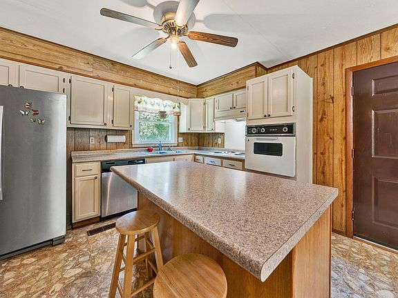 4th image of 91 Masons Knob Rd
