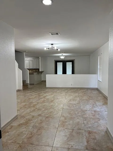 Building Photo - 2119 Diplomat Dr