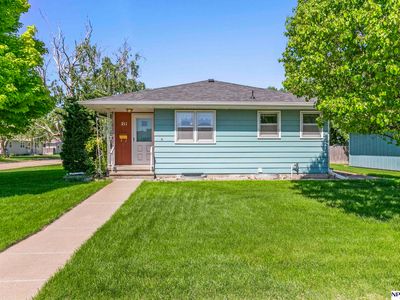 211 N Birchwood Dr, Fremont, NE, 68025