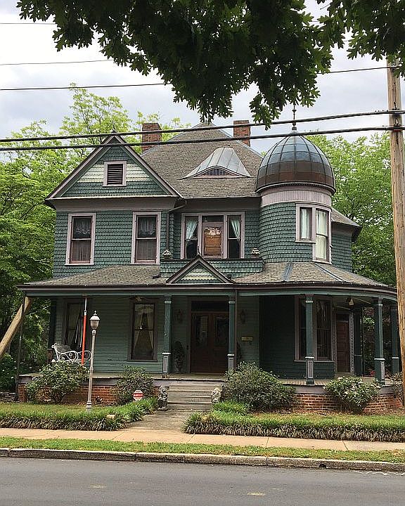 1st image of 302 W End Ave