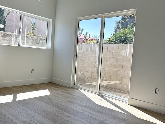 5th image of 6028 Craner Ave