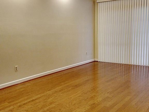 5th image of 10836 Antigua Ter APT 102